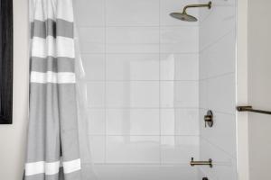 Ένα μπάνιο στο Sunnyvale 1BR w WD Roof nr Caltrain SFO-1053 +20 φωτογραφίες