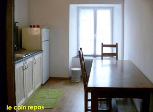 Fotografia z galérie ubytovania Maison de charme en campagne à Arlempdes avec jardin v destinácii Arlempdes