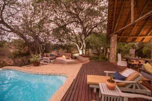 Bazén v ubytování Leopard's Lair Bush Lodge nebo v jeho okolí