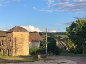 Zdjęcie z galerii obiektu Superbe maison familiale proche lacs et canal w mieście Beurizot