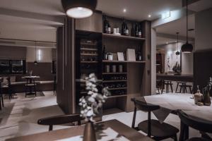 Restauracja lub miejsce do jedzenia w obiekcie Haus Jausern