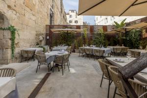 Restaurace v ubytování Leonis Restaurant & Rooms