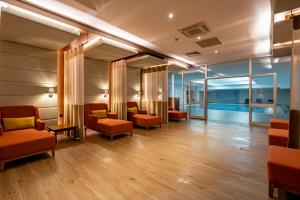 Uma área de estar em Megasaray Westbeach Antalya