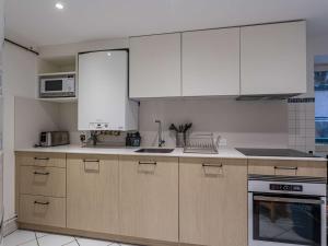 Zdjęcie z galerii obiektu Appartement moderne 2 chambres au centre de Biarritz, à 320 m de la plage - FR-1-3-577 w Biarritz