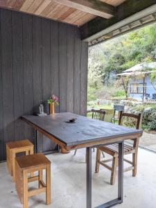 Balcone o terrazza di 　Komori Village GH ～小森ヴィレッジ ゲストハウス～ 自然の中にある庭付平屋一棟貸