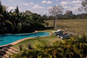 Bazén v ubytování Royal Rock Sigiriya nebo v jeho okolí