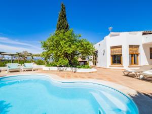 Bazén v ubytování Cubo's Casa Lucia Private Pool nebo v jeho okolí