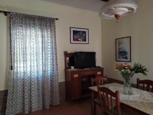 A television and/or entertainment centre at Il Vigneto "Cottage"