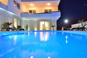 Basen w obiekcie Luxury Apartments Marija lub w pobliżu