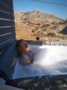 Hosté ubytování Happinest Private Suite with Jacuzzi