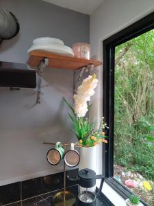 Gambar di galeri bagi Tiny House Loft Style di Digos
