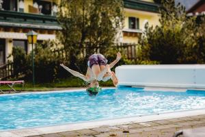 Bazén v ubytování Hotel Sommerhof nebo v jeho okolí
