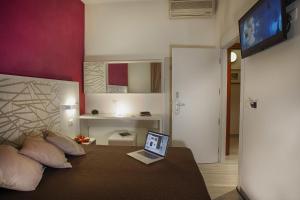 Μια τηλεόραση ή/και κέντρο ψυχαγωγίας στο Club Hotel Angelini