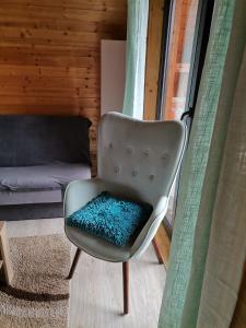 Część wypoczynkowa w obiekcie Domki nad Narwią