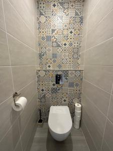 Bilik mandi di Agréable maison avec jardin à Joinville +22 gambar