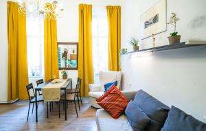 Posedenie v ubytovaní Free Parking Chain Bridge Home 4ppl, 2bdrm, Wifi, Smart TV, AC