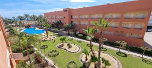 Bazén v ubytování Homes of Spain, Apartamentos Paraíso Vera Playa, Ed Palmerston, Atico A con piscina privada y vistas al mar, 50m de la playa, WIFI nebo v jeho okolí