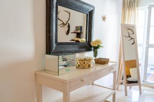 Zdjęcie z galerii obiektu Apartment, front line beach, in Las Arenas, Bahía de Marbella w Marbelli
