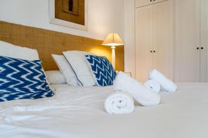Łóżko lub łóżka w pokoju w obiekcie Apartment, front line beach, in Las Arenas, Bahía de Marbella