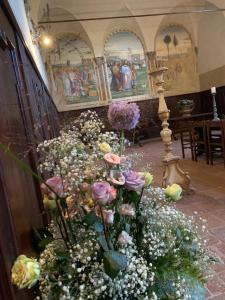 Monastero Sant'Anna in Camprena餐厅或其他用餐的地方