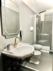 A bathroom at La Sosta in Toscana