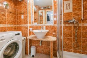 Kúpeľňa v ubytovaní Spacious 2BD, fully equipped for a relaxing holiday