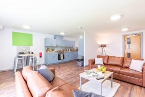 Posezení v ubytování Studios and Ensuite Bedrooms with Shared Kitchen at Newton Court in Newcastle
