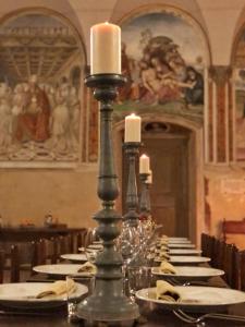 Monastero Sant'Anna in Camprena餐厅或其他用餐的地方