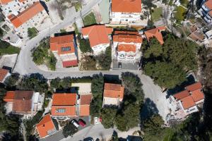 Photo de la galerie de l'établissement Apartments Luka Toni, à Krvavica