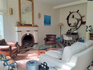 Zdjęcie z galerii obiektu Superbe villa familiale à 300m de la mer avec jardin, terrasse et tous équipements - FR-1-392-174 w mieście La Baule-Escoublac +16 zdjęć