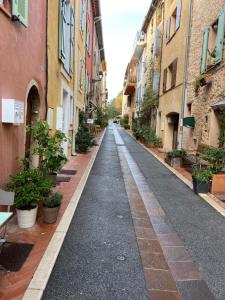 Fotografia z galérie ubytovania Appartement dans quartier historique de Mouans-Sartoux v destinácii Mouans-Sartoux