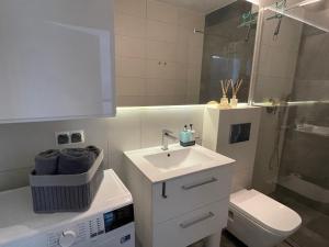 Ένα μπάνιο στο Apartament Morski 44 +31 φωτογραφίες