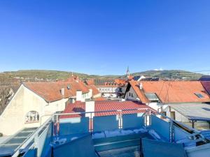 Galeriebild der Unterkunft Ferienwohnung Kaiserblick in Ihringen + 24 Fotos