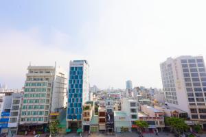 岘港景观或在酒店看到的城市景观