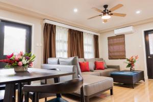 Ruang duduk di Myah's Hotel