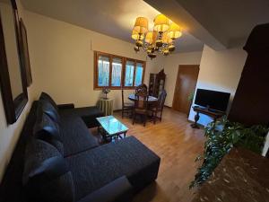 Televízia a/alebo spoločenská miestnosť v ubytovaní Casa Agapito Marazuela