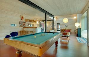 Billiards table sa Amazing Home In Sejer With Kitchen