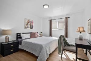 Ένα ή περισσότερα κρεβάτια σε δωμάτιο στο Bright & Spacious 2 Bedroom, Quiet