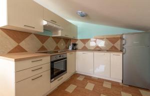 Kuchnia lub aneks kuchenny w obiekcie Apartment Zadar - Diklo 5880d