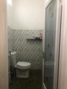 Buana Asti Homestay tesisinde bir banyo