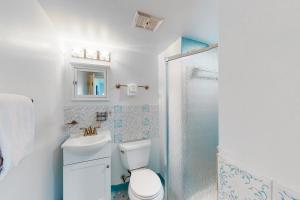 Ένα μπάνιο στο Colonial Condo 305 +12 φωτογραφίες