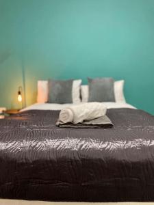 Krevet ili kreveti u jedinici u objektu Large, stylish 2bedroom apartment l free parking