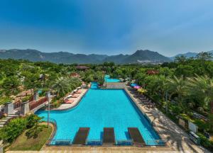 - Vistas aéreas a la piscina del complejo en Regal Palace Resort & Spa, en Guangzhou