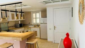 Kép A two-bedroom apartment with a furnished roof in Marina El Gouna szállásáról Gurdakában a galériában