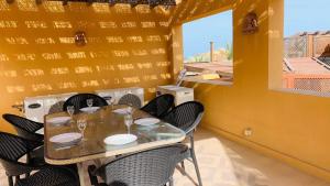 Kép A two-bedroom apartment with a furnished roof in Marina El Gouna szállásáról Gurdakában a galériában