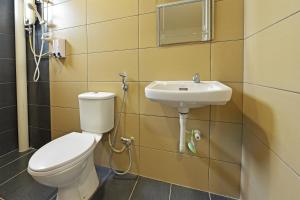 Koupelna v ubytování 4S Hotel + 11 fotografií