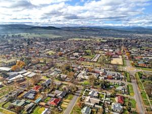 an aerial view of a city with houses at Elouera in Mansfield