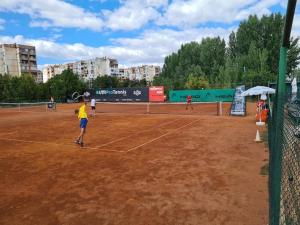 Tennis and/or squash facilities at Luxury apartment 2 Free Underground Parking or nearby