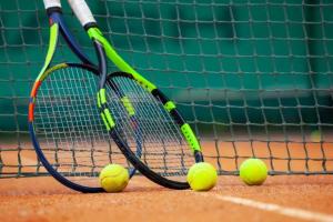 Tennis and/or squash facilities at Luxury apartment 2 Free Underground Parking or nearby
