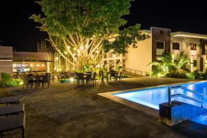 Bazén v ubytování Ariana Hotel nebo v jeho okolí + 31 fotografií
